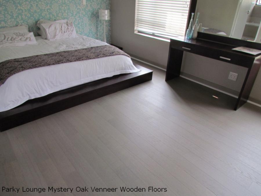 Parky Lounge  Mystery Oak Veneer Flooring 20130314 026.JPG